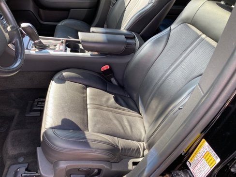 Used 2012 Lincoln MKS AWD image 16