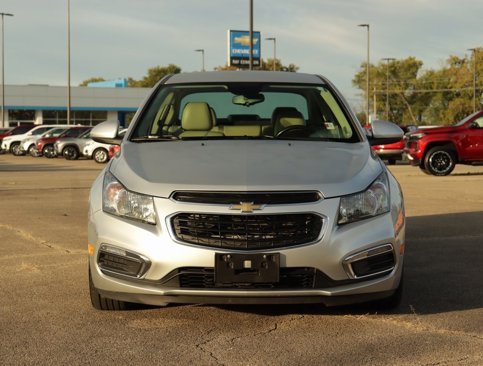 Used 2015 Chevrolet Cruze LT image 2