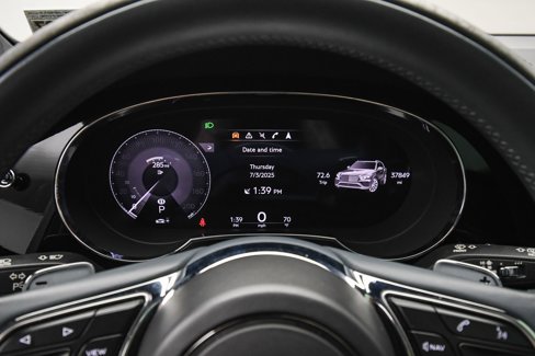 Used 2022 Bentley Bentayga image 16