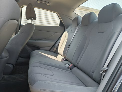 Used 2023 Hyundai Elantra SE image 15