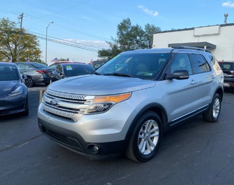 Used 2013 Ford Explorer XLT image 2