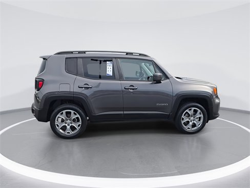 Used 2019 Jeep Renegade Latitude w/ Cold Weather Group image 9