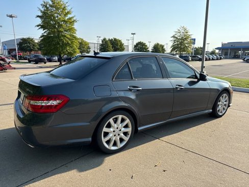 Used 2010 Mercedes-Benz E 550 Sedan image 5