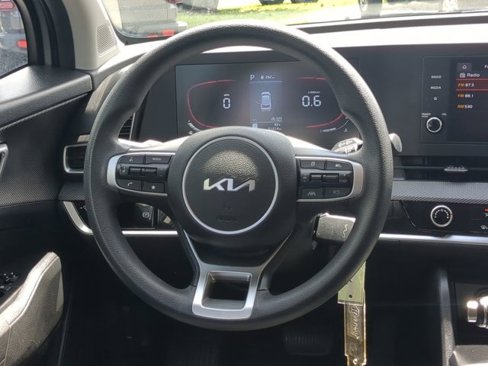Used 2023 Kia Sportage LX image 14