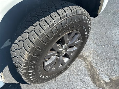 Used 2020 Toyota Tacoma SR5 image 9