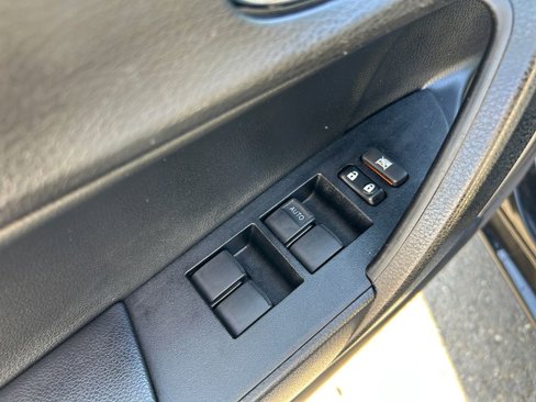 Used 2016 Toyota Corolla S Premium image 22