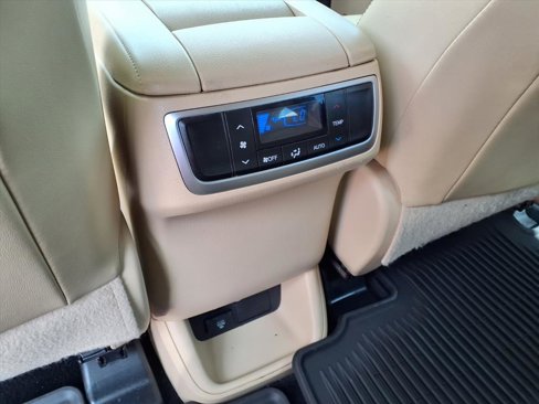 Used 2015 Toyota Highlander Limited image 11