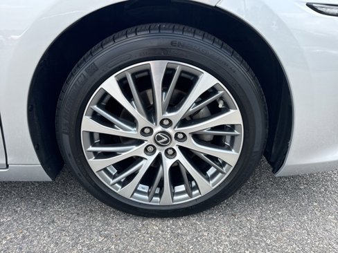 Used 2019 Lexus ES 350 Luxury image 9