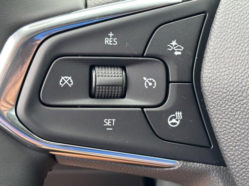 New 2025 Chevrolet Trax LT w/ Driver Confidence Package image 38