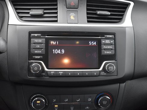 Used 2018 Nissan Sentra S image 15