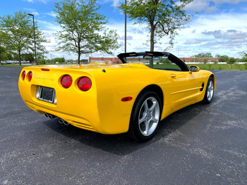 Used 2003 Chevrolet Corvette Convertible w/ Preferred Equipment Group1 image 9