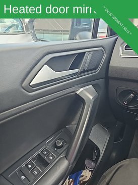 Used 2021 Volkswagen Tiguan SE w/ Panoramic Sunroof Package image 14
