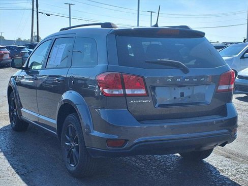 Used 2019 Dodge Journey SE image 4