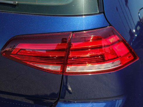 Used 2019 Volkswagen e-Golf SEL Premium image 9