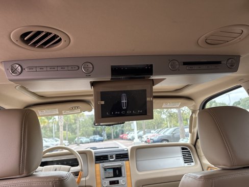 Used 2009 Lincoln Navigator 4WD image 41