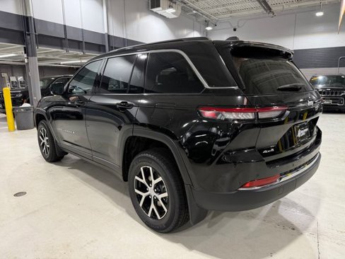New 2025 Jeep Grand Cherokee Limited image 11