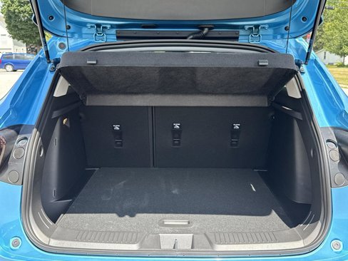 New 2025 Chevrolet Trax LT w/ LT Convenience Package image 14