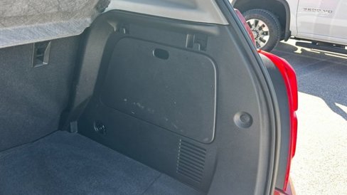 Used 2019 Chevrolet Trax LT w/ LT Convenience Package image 14
