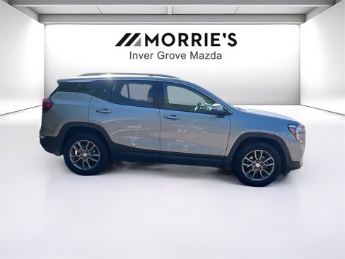 Used 2024 GMC Terrain SLT image 4