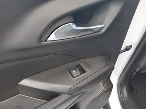 New 2025 Chevrolet Trax ACTIV w/ Driver Confidence Package image 16