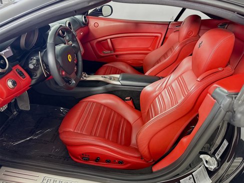 Certified 2014 Ferrari California image 9