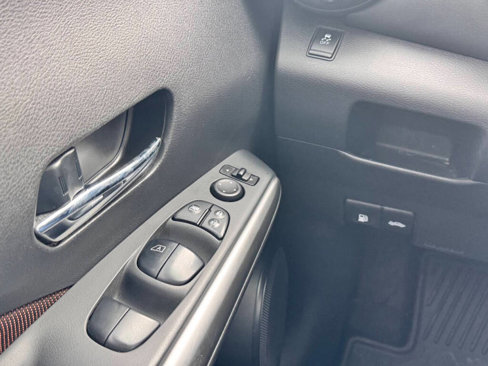Used 2018 Nissan Kicks SR w/ Exterior Electronics Package image 18