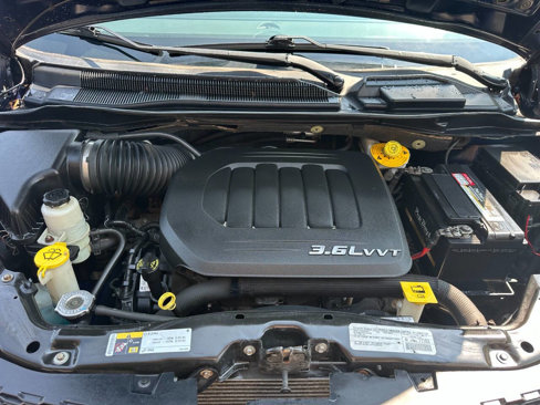 Used 2015 Dodge Grand Caravan R/T w/ Driver Convenience Group image 21