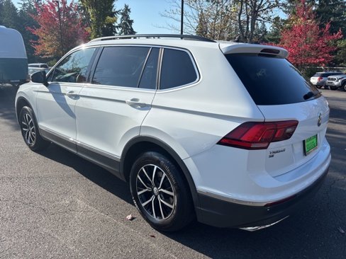 Used 2021 Volkswagen Tiguan SE w/ Panoramic Sunroof Package image 5
