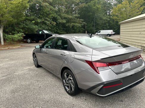 Certified 2025 Hyundai Elantra Sport image 4