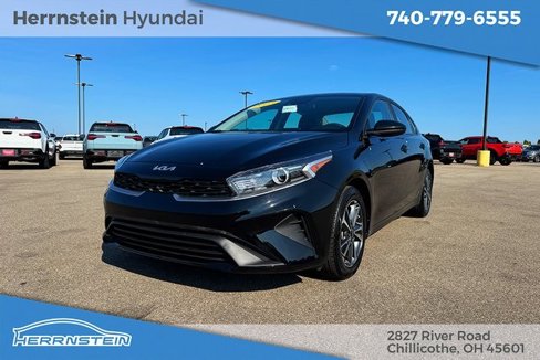 Used 2023 Kia Forte LXS image 3
