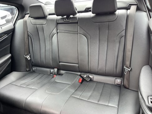 Used 2022 BMW 530e w/ Premium Package image 22