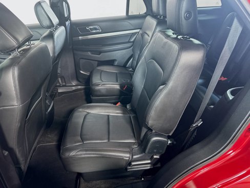 Used 2018 Ford Explorer XLT w/ Equipment Group 202A image 15
