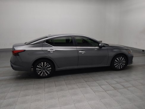 Used 2023 Nissan Altima 2.5 SV image 10