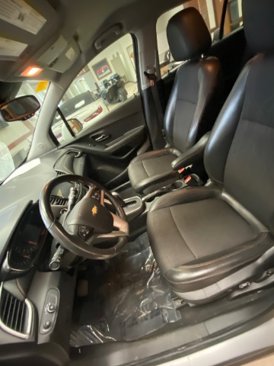 Used 2020 Chevrolet Trax LT w/ LT Convenience Package image 9