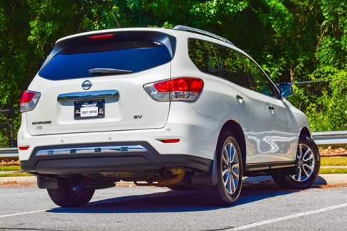 Used 2015 Nissan Pathfinder SV image 14