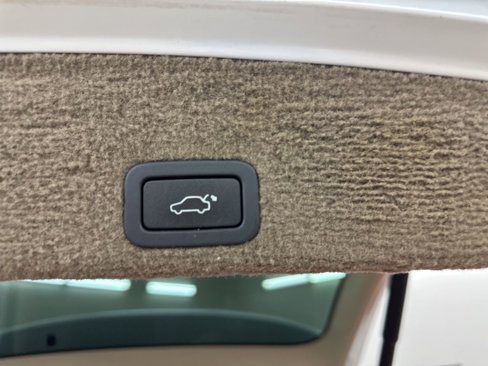 Used 2015 Volvo XC60 T6 Platinum image 25