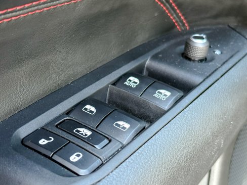 Used 2024 Jeep Compass Trailhawk w/ Trailhawk Convenience Group image 11