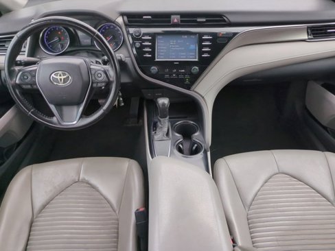 Used 2020 Toyota Camry SE image 14