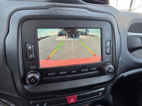 Used 2015 Jeep Renegade Latitude w/ Popular Equipment Group image 23