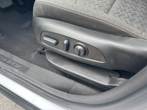 Used 2022 Chevrolet Equinox LT image 11