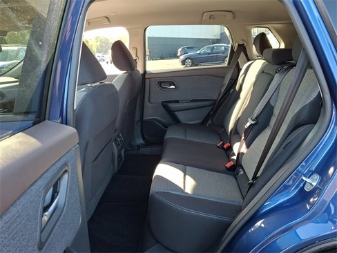 Used 2022 Nissan Rogue SV image 11
