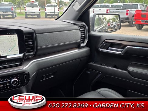 Used 2022 GMC Sierra 1500 SLT w/ SLT Convenience Package image 16