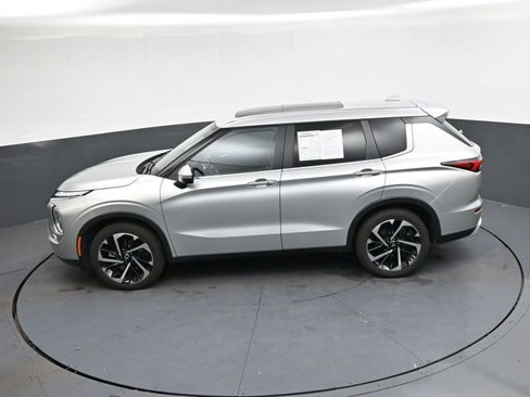 Used 2024 Mitsubishi Outlander SE image 25