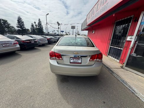 Used 2013 Chevrolet Cruze LT image 6