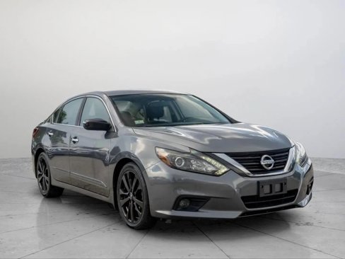Used 2017 Nissan Altima 2.5 SR w/ Midnight Edition Package image 1