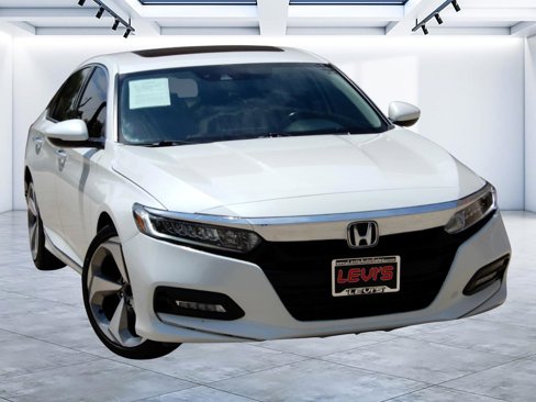 Used 2018 Honda Accord Touring image 1
