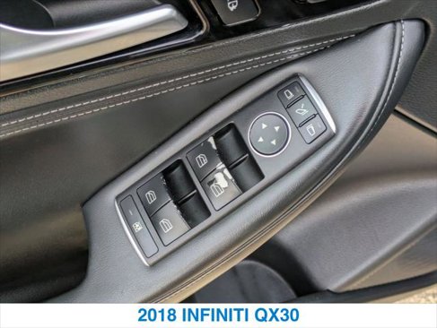 Used 2018 INFINITI QX30 image 13