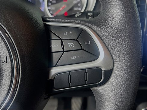 Used 2018 Jeep Compass Sport image 7