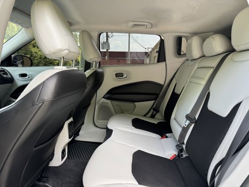 Used 2018 Jeep Compass Latitude w/ Popular Equipment Group image 16