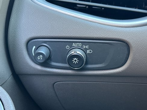Used 2023 Chevrolet Malibu LT image 30